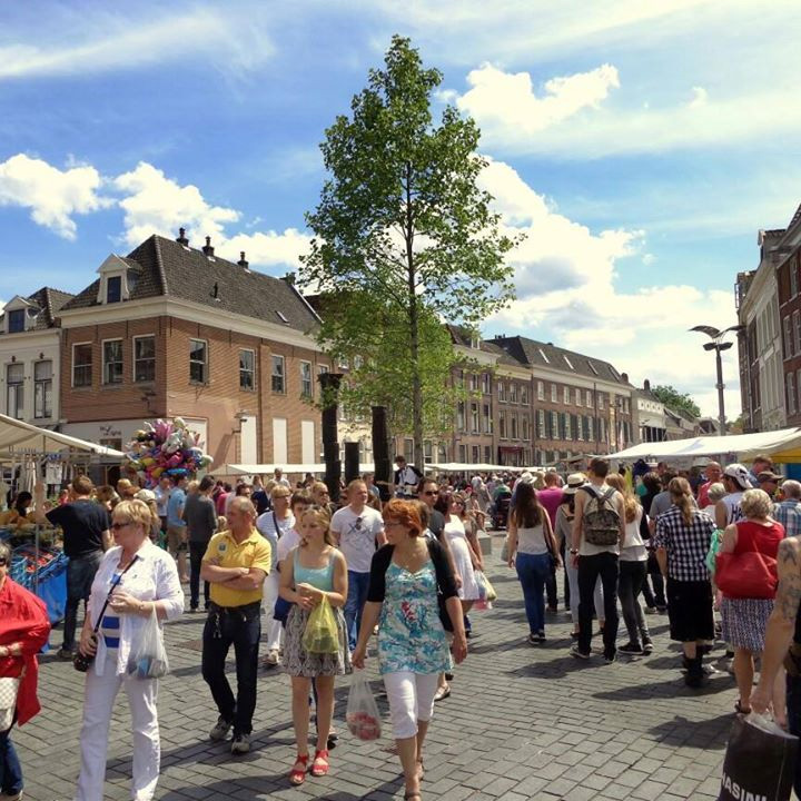 Gezellig druk op de meimarkt in Zutphen